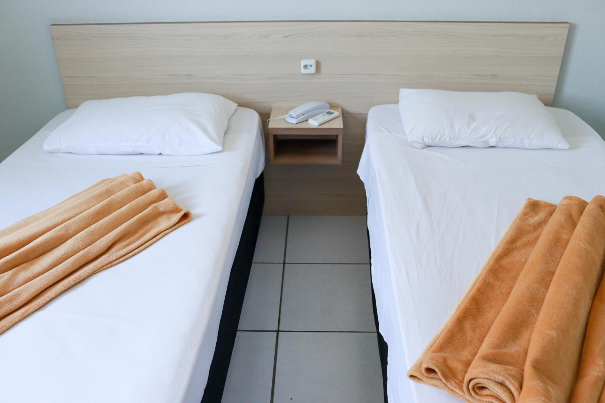 Hotel Renata Tubarao Bagian luar foto